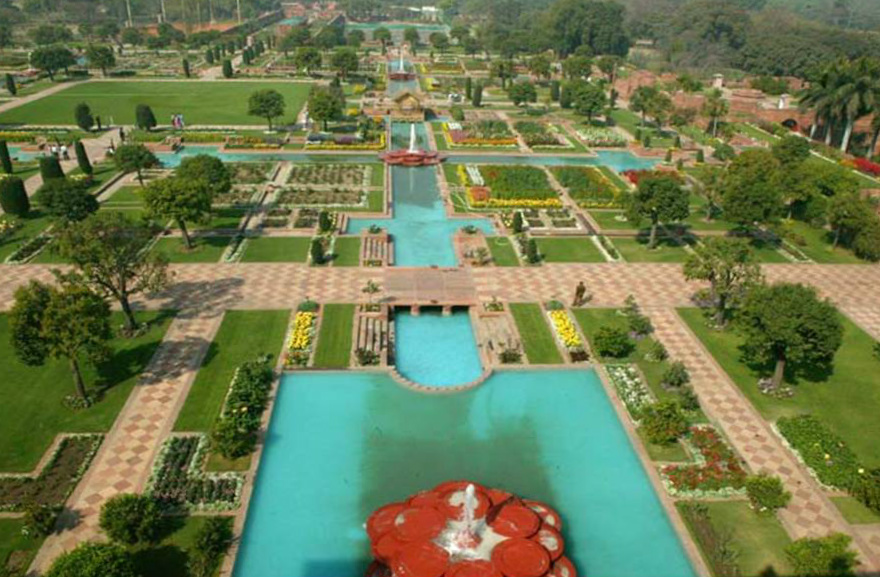 The Splendid Mughal Gardens in Rashtrapati Bhavan