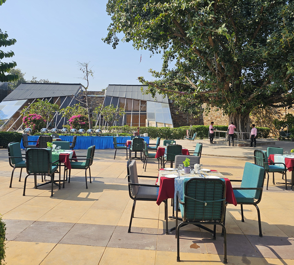 Mana Hotels Outdoor Dining 